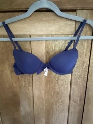 Sujetador azul marino de So talla 32 A Foto 1 de 4