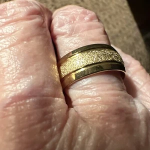 Frosted Golden Yellow Titanium/Stainless Steel Ring In A Size 7 W/gold Sequins - Picture 1 of 9