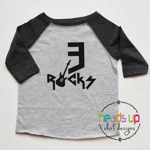 Camisa de cumpleaños Three Rockstar niño/niña Raglan - camiseta de cumpleaños 3 rocas - 3er día - Imagen 1 de 3