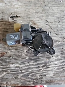 2016-2022 MASERAT LEVANTE RIGHT REAR PASSENGER WINDOW REGULATOR MOTOR 670032862  - Picture 1 of 4
