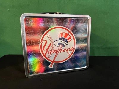 Fiambrera de hojalata MLB de colección rara de los New York Yankees 1999 Foto 1 de 4