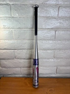 Easton SK10 Youth Softball Bat 28in 19oz - 2 1/4" Barrel Diameter - Light Weight - Picture 1 of 9