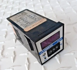 Omega CN371-KC2 Digital Temperature Process Controller CN370 Series - Picture 1 of 3