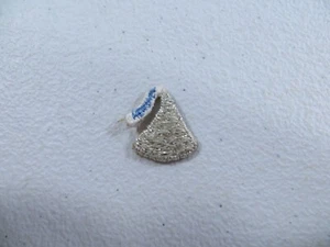Vintage Hershey Kiss Embroidered Sew On Souvenir Patch - Picture 1 of 2