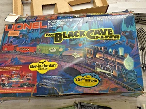 Vintage Lionel The Black Cave Flyer Train Set Complete Background COMPLETE - Bild 1 von 6