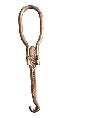 Antique Vintage Silver Coloured Button Hook with Decorative Etching 1900s - Image 1 of 2