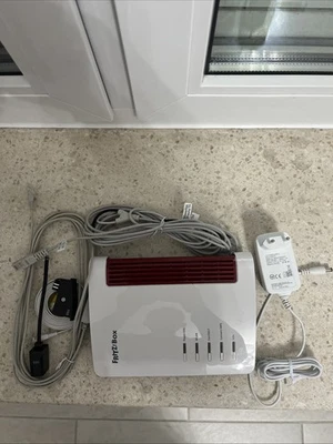FRITZ!Box 7530 WLAN-Router, Weiß, mit Zubehör - Bild 1 von 2