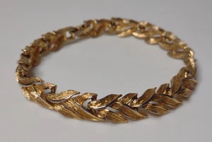 Bracciale vintage Sarah Coventry 7,25 pollici tono oro foglie cadute foglia - Foto 1 di 17