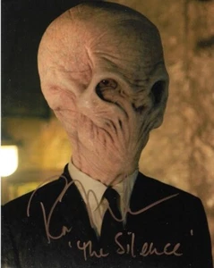 Doctor Who Ross Mulan Autógrafo El Silencio Foto 8x10-GENUINO Firmado - Imagen 1 de 2