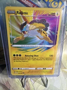 Raikou 050/185 Vivid Voltage Amazing Rare Holo Pokemon Card NM - Picture 1 of 3