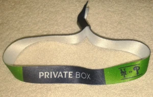 2024 MLB WORLD TOUR LONDON SERIES Mets Phillies Private Box Bracelet Wristband - Picture 1 of 2