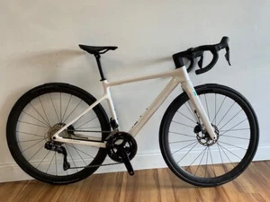 SCOTT Addict Contessa xxs (47cm) NEW! Shimano 105 Di2 build Carbon Wheels - Picture 1 of 14