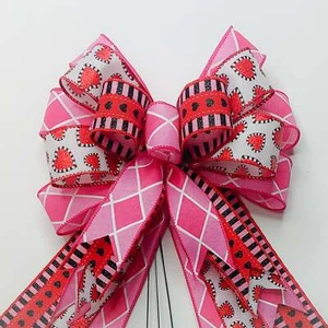 Arco de San Valentín, arco corona, blanco con estampado de corazón, arlequín rosa - Imagen 1 de 2