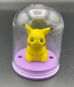 Pokemon Dome Figuren Sammlung Pikachu Lila Base BESCHÄDIGT - Bild 1 von 4