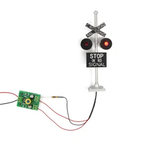 1 lot O Gauge 1:43 Railroad Crossing Signal 4-Light with Circuit Board Flasher - Picture 1 of 9