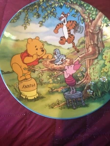 Bradford Exchange Pooh A Honey of a Friend Collector Plate #2-Little Friends - Picture 1 of 3
