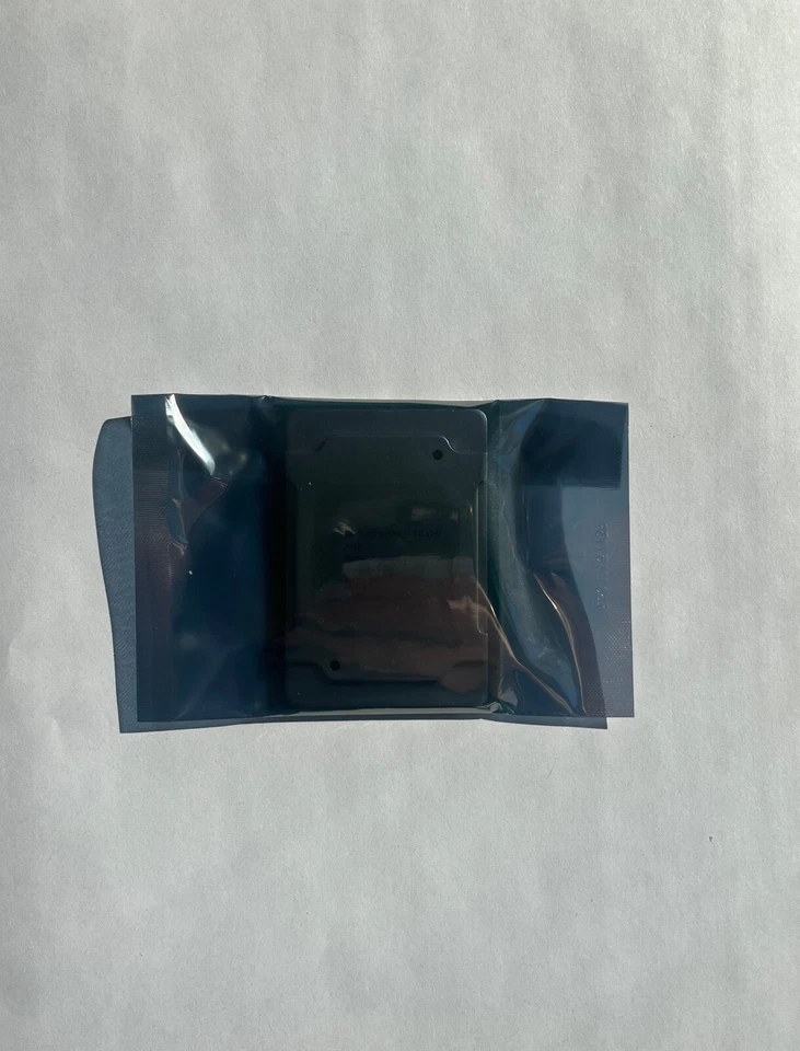 INTEL XEON SILVER 4210 2.20GHz 10-CORE SOCKET LGA 3647 CPU 3048F942 E4 SRFBL - Image 1 of 2