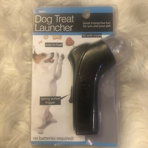Dog Treat Launcher Pet Interactive Fun Snacks Food Shooter Training Toy NEW - Picture 1 of 4