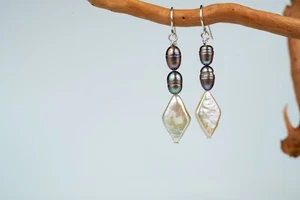 Pendientes colgantes de plata de ley con flecha de perlas de Tahití de 5 cm - Imagen 1 de 7