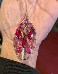  bright Soft Pink Oblong Shape Pendant Necklace  - Picture 1 of 4