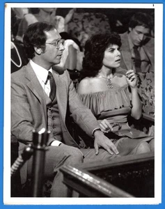 Bernie Kopell Adrienne Barbeau Original 7x9 Vintage Pressefoto 1979 NBC - Bild 1 von 3