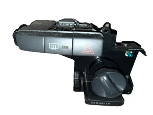 758294 Interruttore luce pericolo soffiatore Toyota Yaris MK1 - Foto 1 di 2