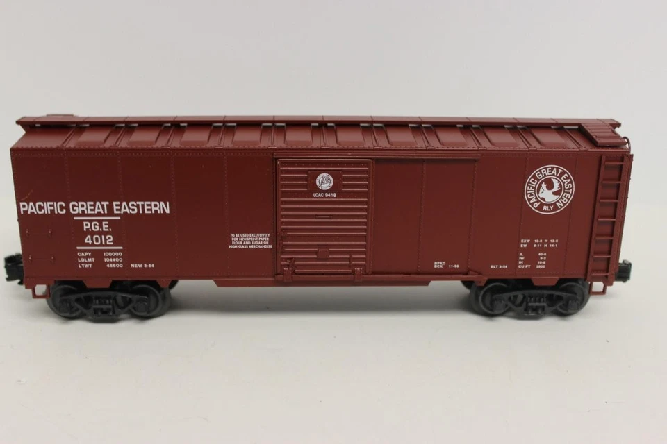 LIONEL LIMITED PROD.- LCAC- 9418 PACIFIC GREAT EASTERN BOXCAR- 0/027- NEW- M11 - Image 1 of 1
