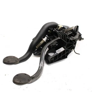 2014-2019 MINI COOPER F56 CLUTCH & BRAKE STOP PARKING PEDAL PAD W/ BRACKET OEM - Picture 1 of 6