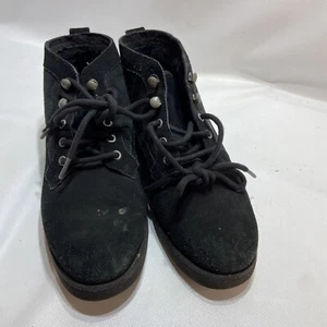 UGG Women’s Bethany Black Suede Lace Up Sheepskin Booties SN 1012532 Size 7 US - Picture 1 of 7