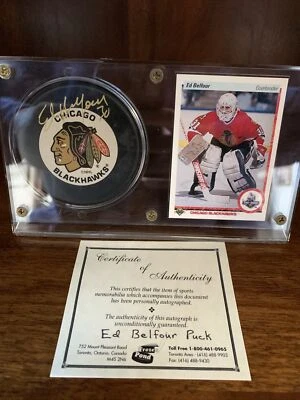 Disco autografiado por Ed Belfour - Disco de los Blackhawks y exhibición de tarjetas con certificado de autenticidad (hof) Foto 1 de 2
