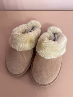 NUEVAS Zapatillas superiores de cuero con forro de piel sintética rosa blanco Minnetonka para mujer talla 6M” Foto 1 de 4