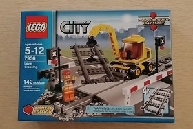 LEGO CITY: Level Crossing (7936) MISB, MINT CONDITION 