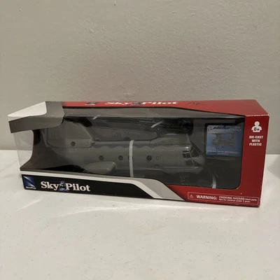 New Ray Sky Pilot 1:55 Boeing Ch-46 Sea Knight - Marines Die Cast Vehicles - Image 1 of 4