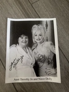Dolly Parton And Aunt Dorothy Jo Picture Unauthenticated Reproduction ? 8x10 Pre - Imagen 1 de 4
