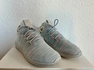 adidas Tennis HU Pharrell Williams Sneaker Herren hellblau/rosa 45 1/3 - Bild 1 von 4