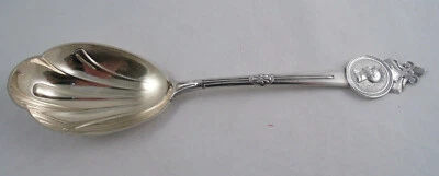 CUCHARA BAYAS MEDALLÓN GORHAM PLATA ESTERLINA NEOCLÁSICA Foto 1 de 4