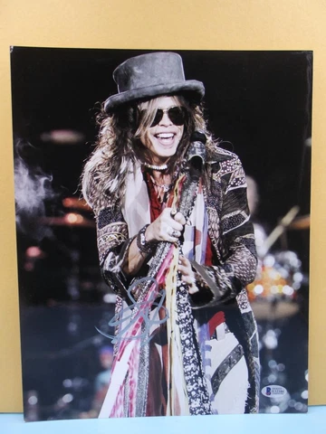 Steven Tyler AEROSMITH hand-signed 11x14 BECKETT Certified E32386 Cover