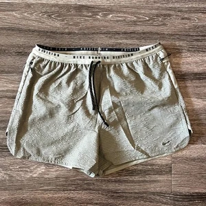 Nike Dri-FIT ADV Run Division 4" gefütterte Herrenshorts grau FQ4617-053 Large $ 100 - Bild 1 von 4