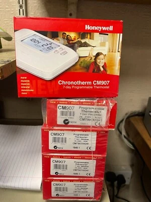 Honeywell Chronotherm CM907 7 Day Programmable Thermostat CMT907A1041 New in box - Image 1 of 2