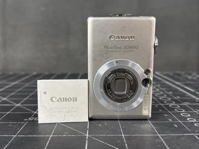 Canon PowerShot SD600 Digital ELPH 6MP 3x Zoom Compact Digital Camera - Image 1 of 4