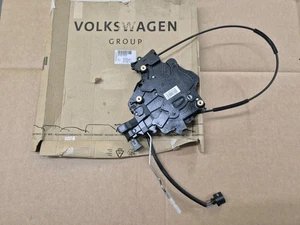 Volkswagen Transporter T5 2003-2015 OEM Left Hand Sliding Door Lock 7E0843653BS - Picture 1 of 12