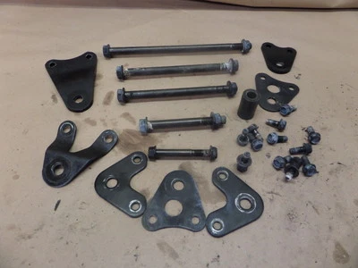 Honda VTX1800R 2006 soporte de montaje del motor con pernos de hardware Foto 1 de 4