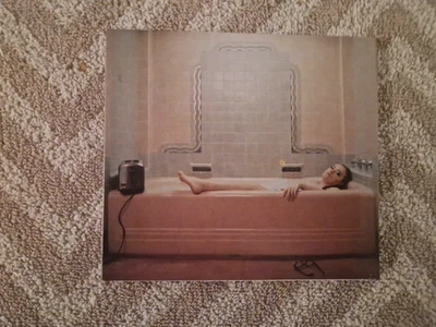 Emma-Jean Thackray 2025 " Weirdo" - Bild 1 von 3