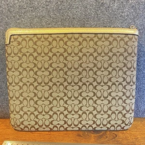 COACH F61035 signature Logo tablet iPad sleeve case Tan Gold Zip Closure - Picture 1 of 11