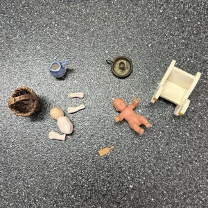 Puppenhaus Miniatur verschiedene Zubehörteile & Schwanenwippe - Vintage Konvolut - Bild 1 von 5