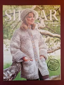 Sirdar - klobig - Damenmantel & Hut - Original Strickmuster K464 - Bild 1 von 2