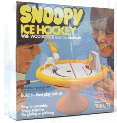 Atlantis Snoopy Ice Hockey Game W/ Woodstock & Bath Snap Plastic Model Kit M5696 - Image 1 of 4