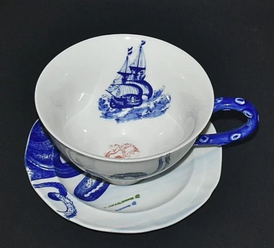 Xícara e pires Anthropologie From the Deep Nautical Ship Kraken polvo em perfeito estado - Imagem 1 de 4