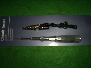 CIRCUIT TESTER, 12 AND 24 VOLT, POINTED TO PIERCE CABLES FOR CARS, BIKES, VANS - Picture 1 of 1