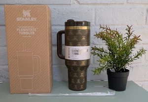 Neu Stanley x Starbucks Brown And Gold 40oz Tumbler 2024 Edition - Bild 1 von 6